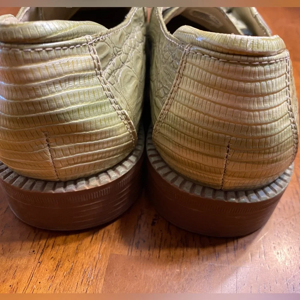 Hugo Vitelli‎ shoes.  11W.  Green alligator print.